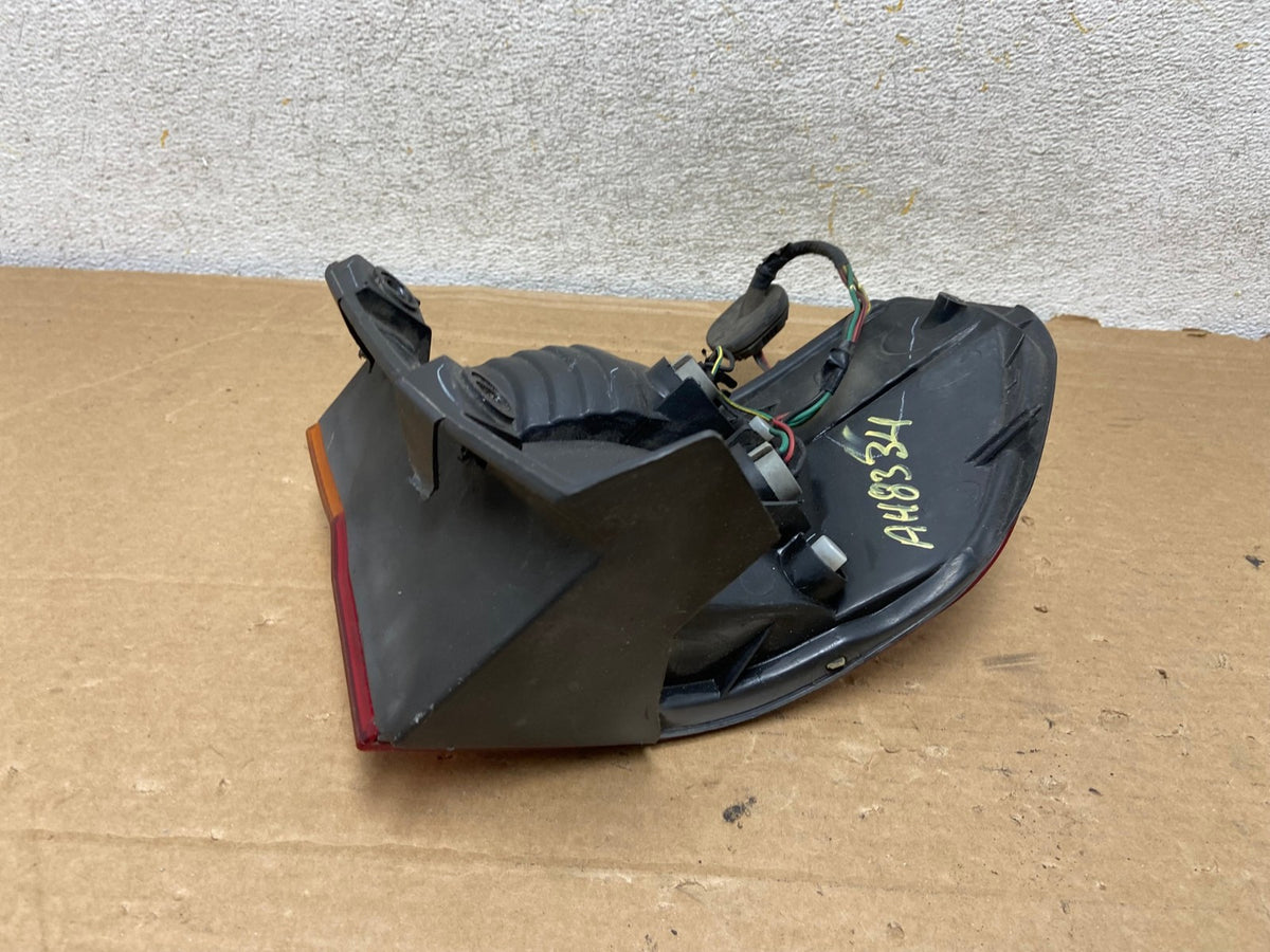 2002 2003 2004 Honda Odyssey Right Passenger Side Tail Light AH8334 LK3