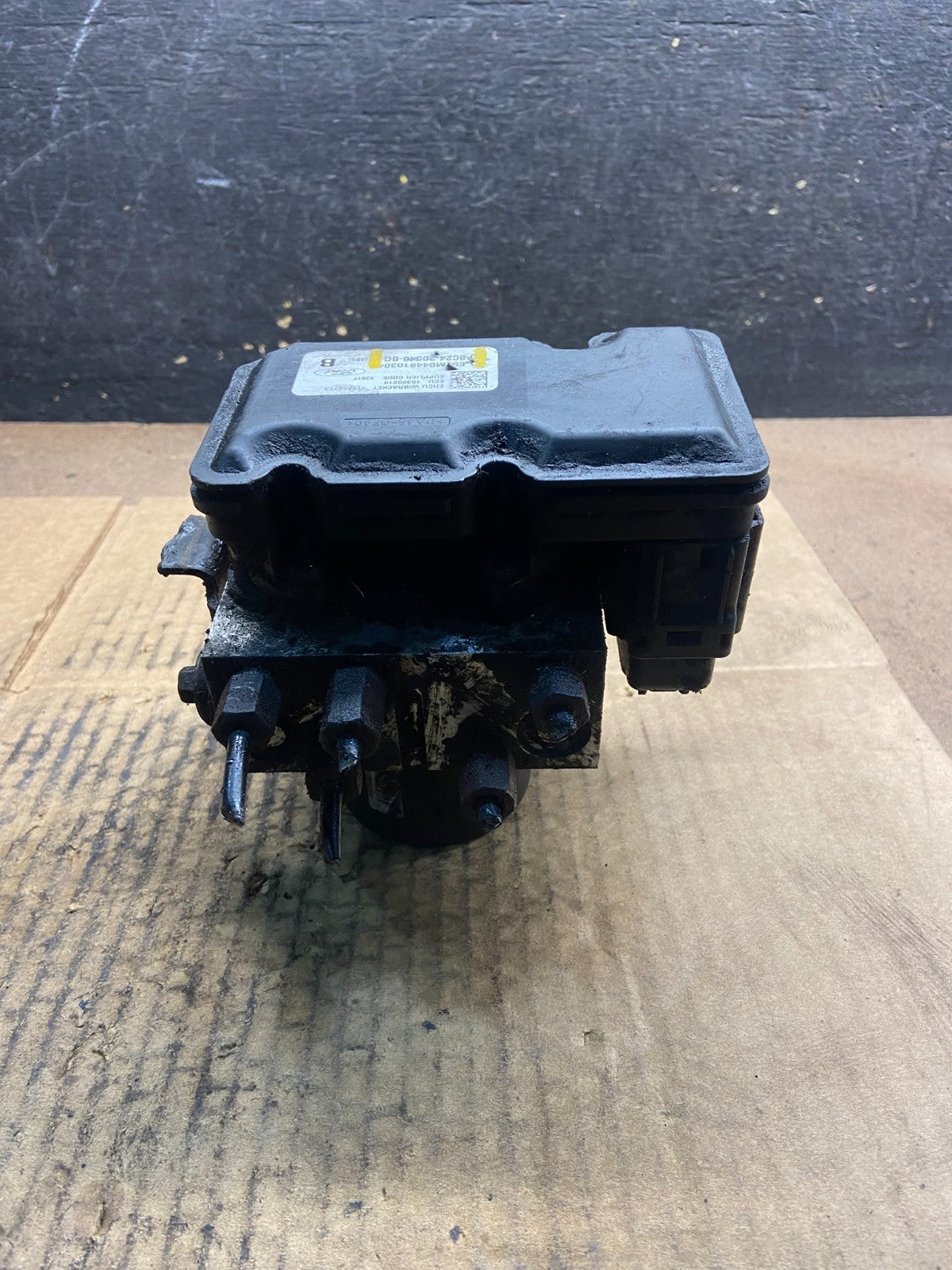 2011 - 2014 Ford E250 E350 Van  ABS Anti Lock Brake Pump Module Oem y4383 DG3