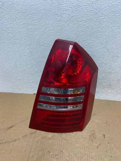2005 2006 2007 Chrysler 300 Right Passenger Rh Side Tail Light AG0506 LK0