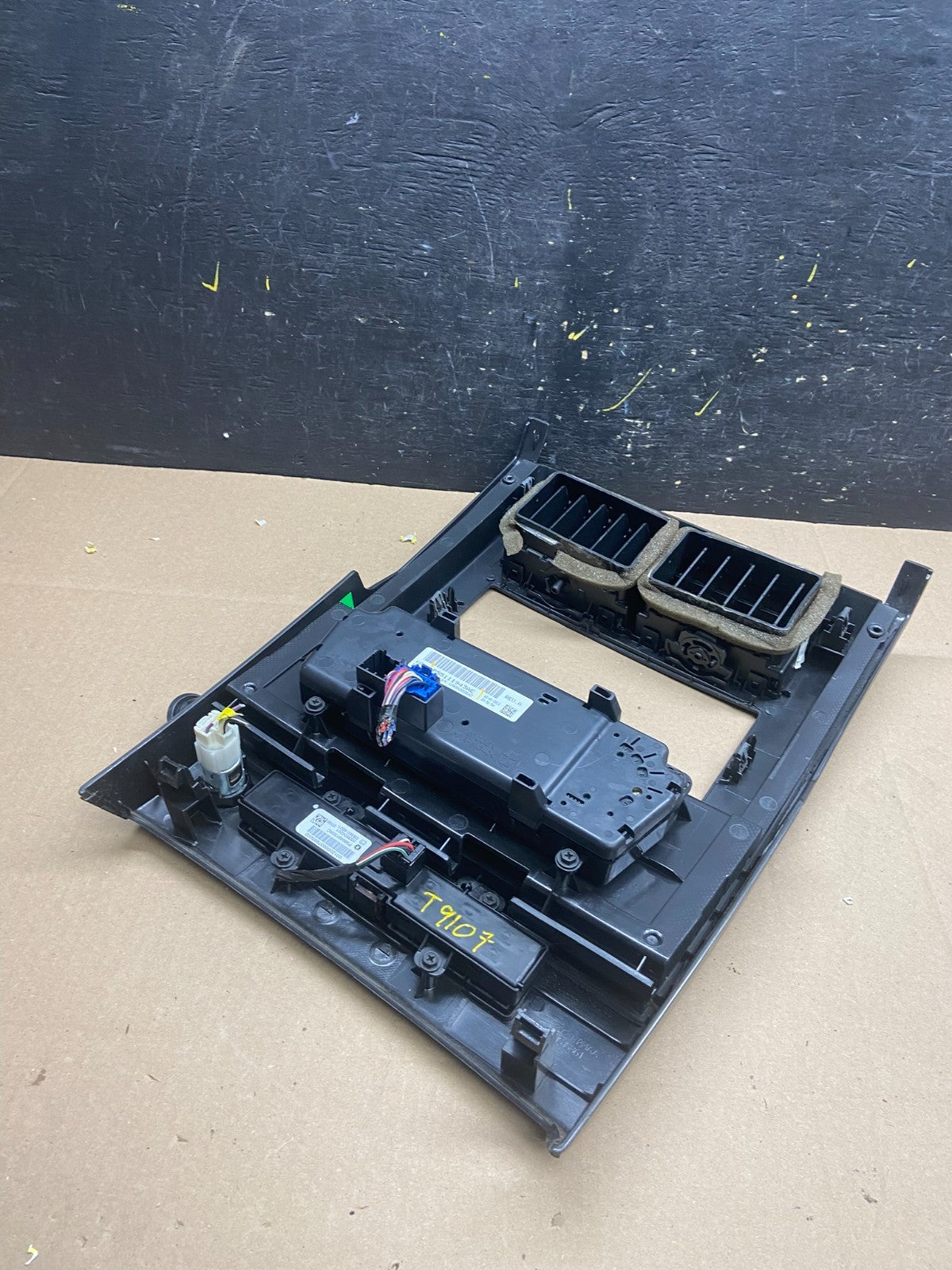 2008 to 2012 Jeep Liberty Dash Climate Temperature Control Radio Bezel t9107 DG4