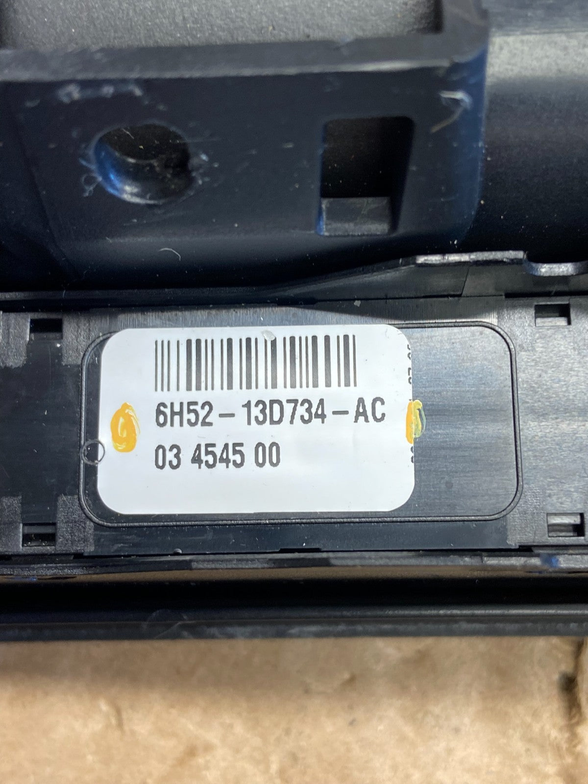 2008-2012 Land Rover LR2 Center Radio Climate Dash Air Vent Bezel ai2677 DG4
