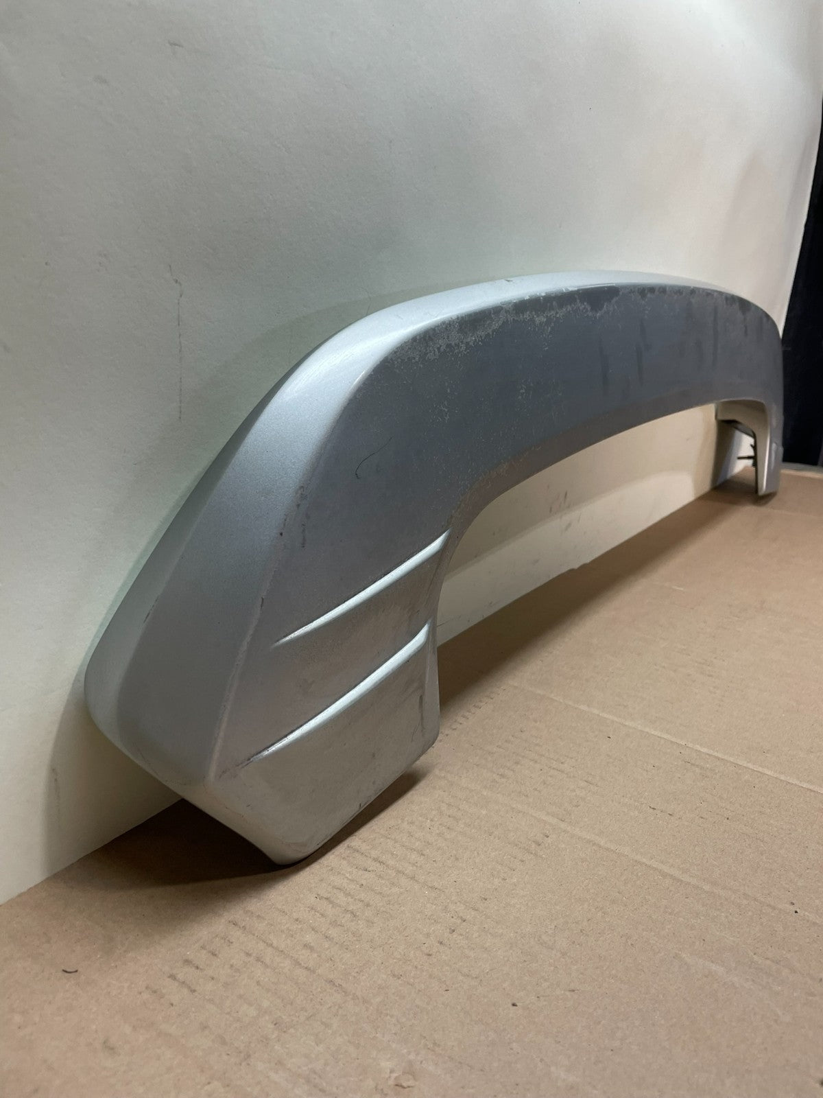 2001 2005 Toyota RAV4 Rear Upper Liftgate Spoiler Hatch 3rd Brake Light AJ06712