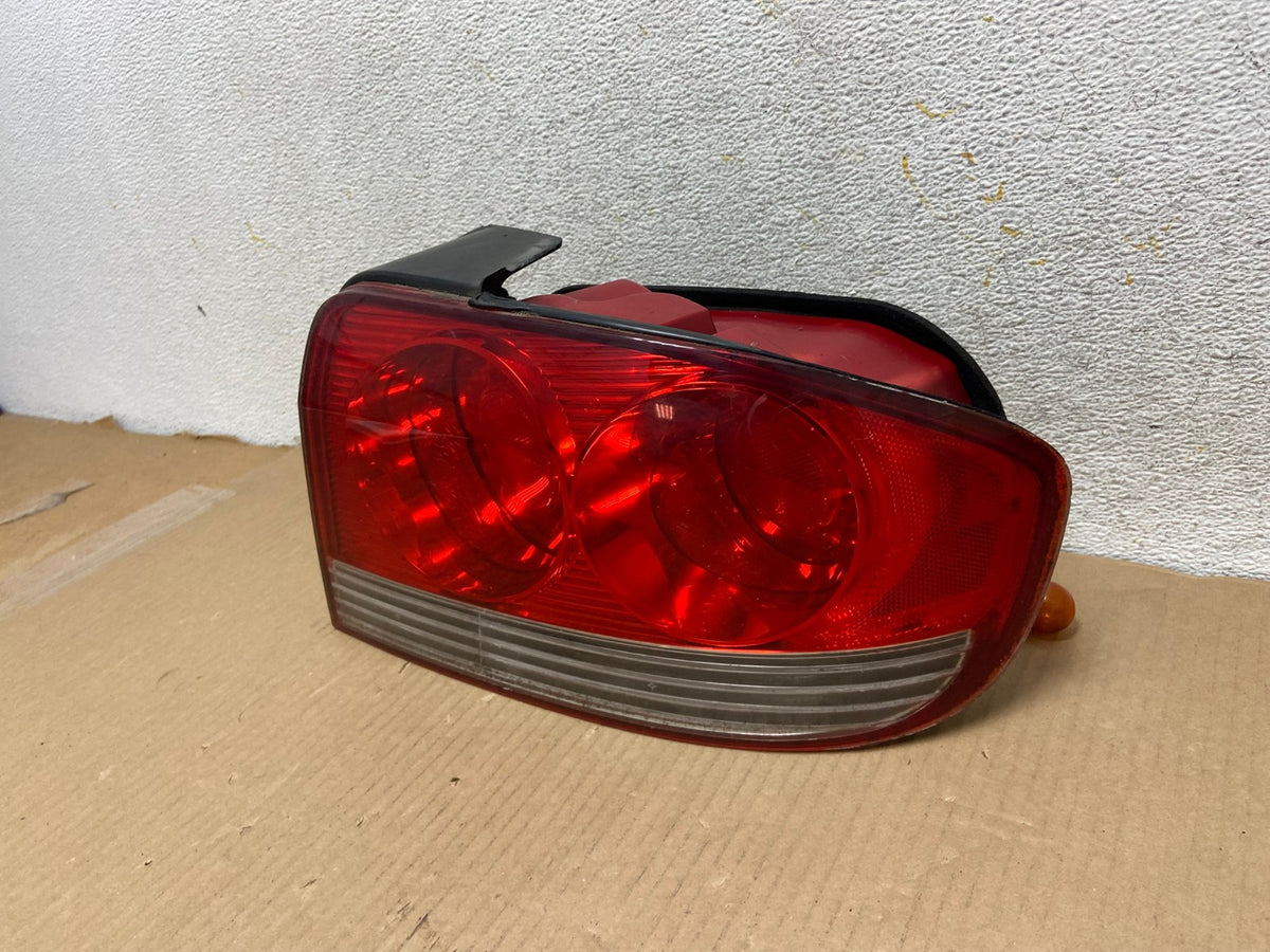 2002 - 2005 Hyundai Sonata Right Passenger RH Side Tail Light AH3038 LK2