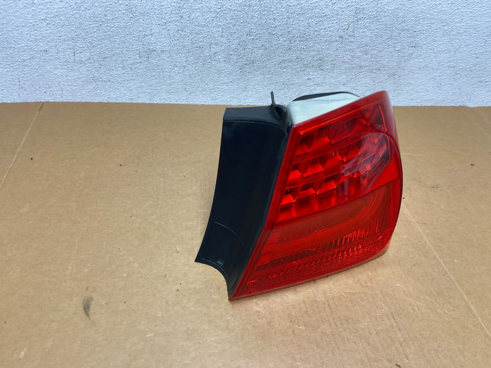 2009 2010 BMW 328i 3 Series Right Passenger RH Side Tail Light AD8978 DW2