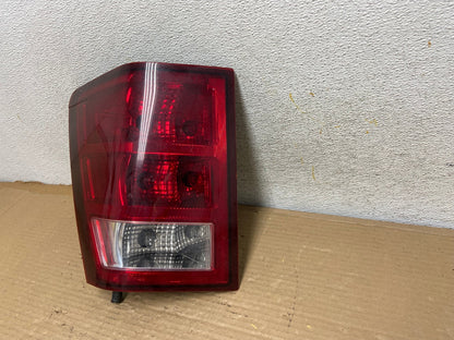2005 to 2006 Jeep Grand Cherokee Left Driver Side Lh Tail Light AH0623 LK2