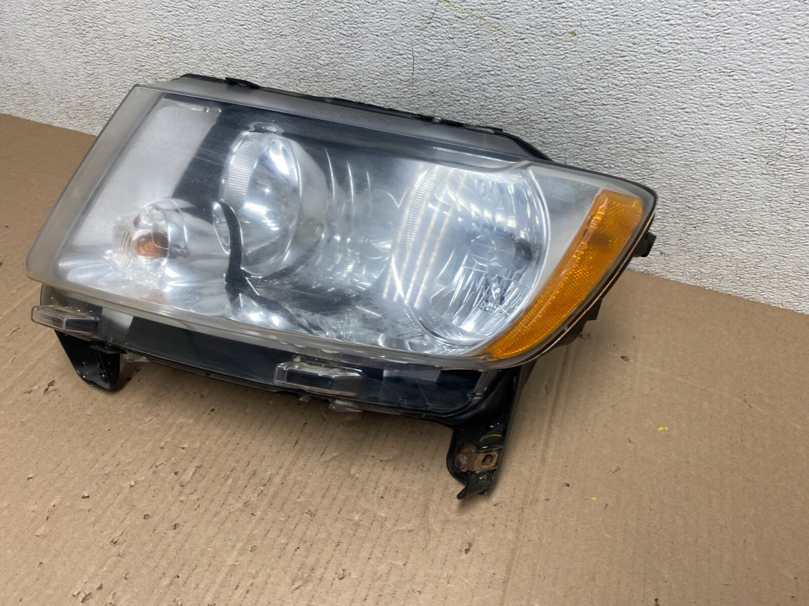 2011 to 2013 Jeep Grand Cherokee Halogen Left Driver Lh Headlight j7998 Oem DG1