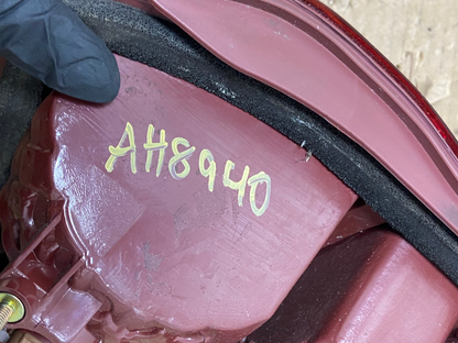 2004 2005 Toyota RAV4 Right RH Passenger Side Tail Light AH8940 LK7