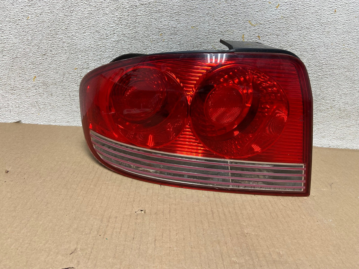 2002 to 2005 Hyundai Sonata Left Driver Lh Side Tail Light AH4371 LK0