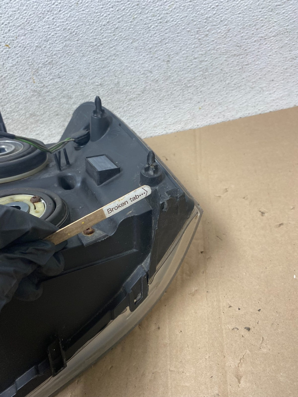 2007 - 2014 GMC Sierra Right Passenger RH Halogen Headlight AG4899 DW5