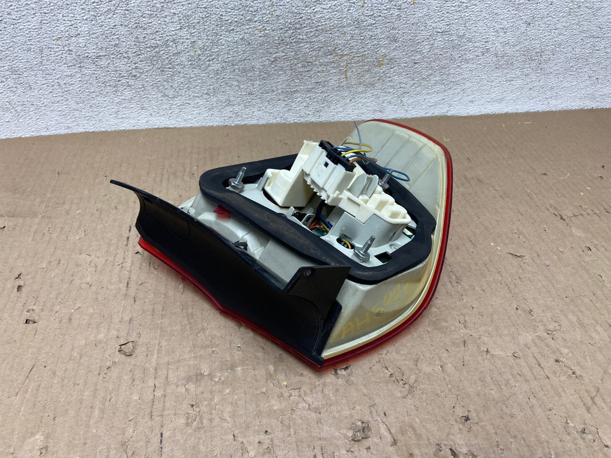 2009 2010 BMW 328i 3 Series Right Passenger RH Side Tail Light AH5977 LK4