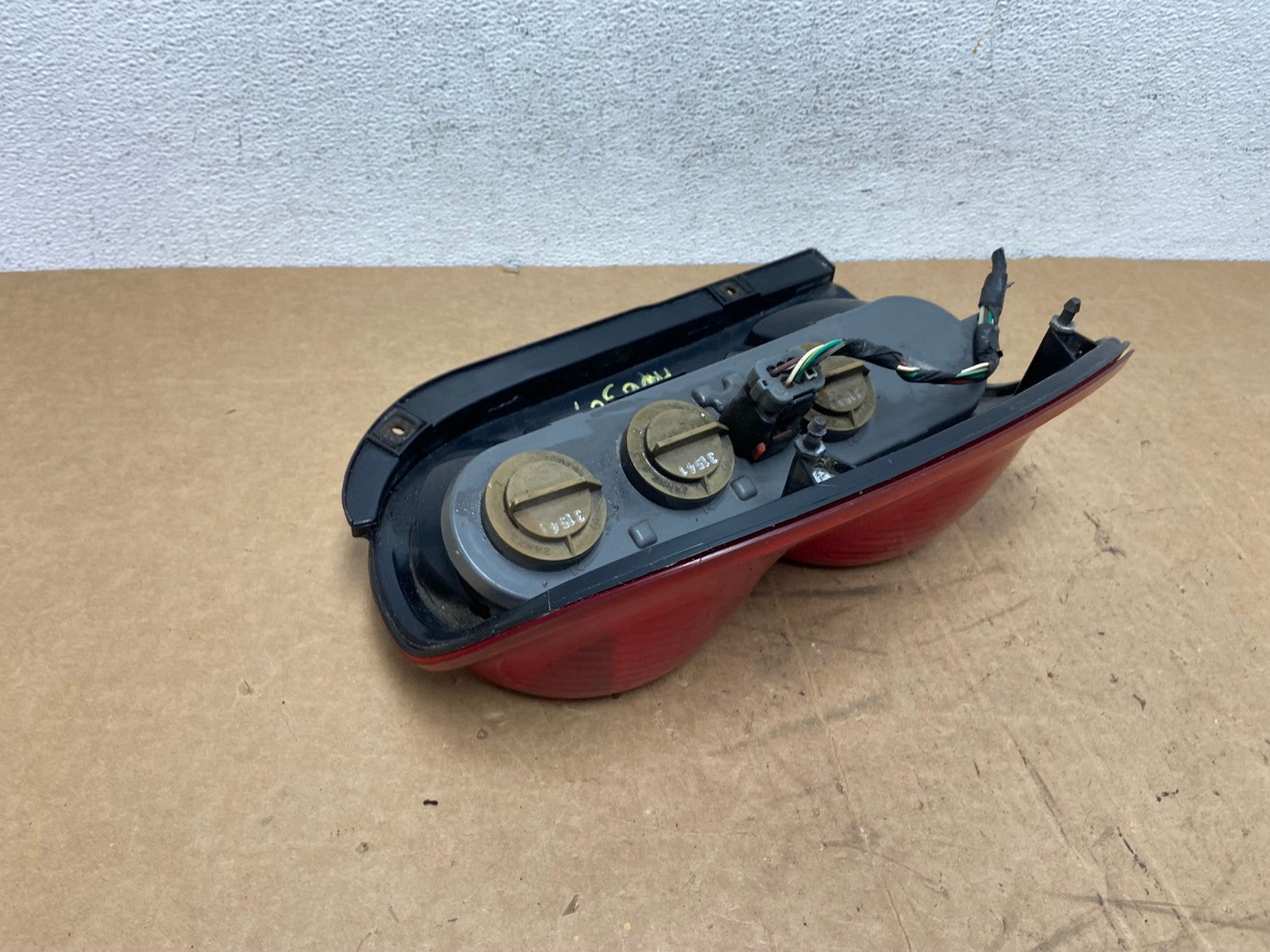 2002 2003 2004 Jeep Liberty Right Passenger Rh Side Tail Light AD6307 LK4