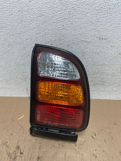 1998 2000 Toyota RAV4 Right RH Passenger Side Tail Light AE8886 LK0