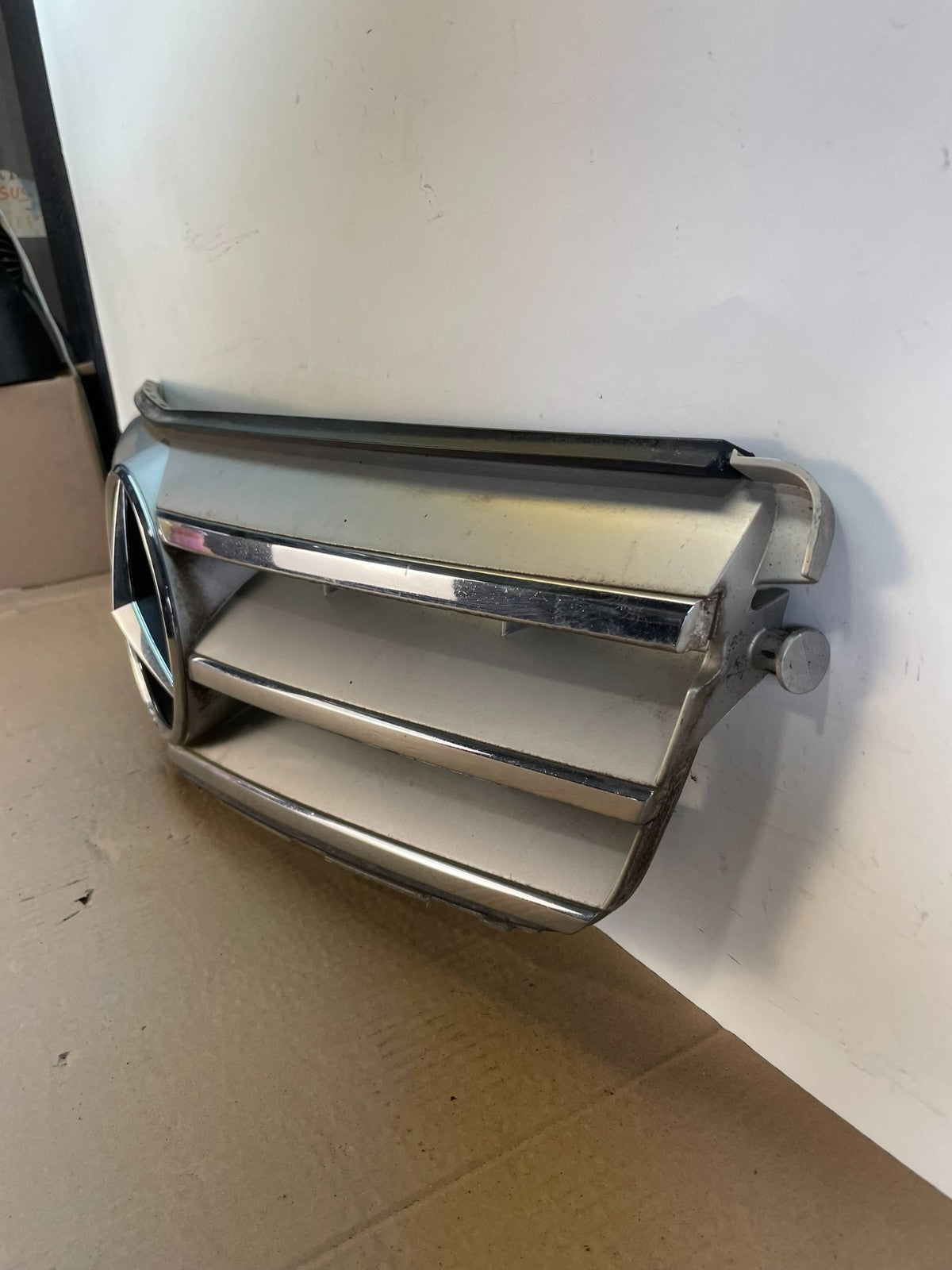 2008-2014 Mercedes-Benz W204 C300 C350 Front Grille Grill ah6518 DG1