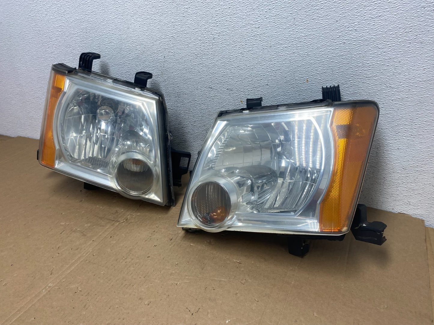 2005-2015 Nissan Xterra Driver Left+Right Side Set Headlights AD7934 DW1