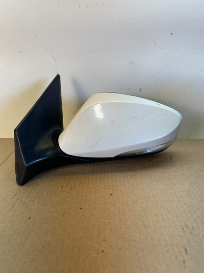 2011-2013 Hyundai Elantra Left Driver View Door Trn Sig Mirror AG2731 MS0
