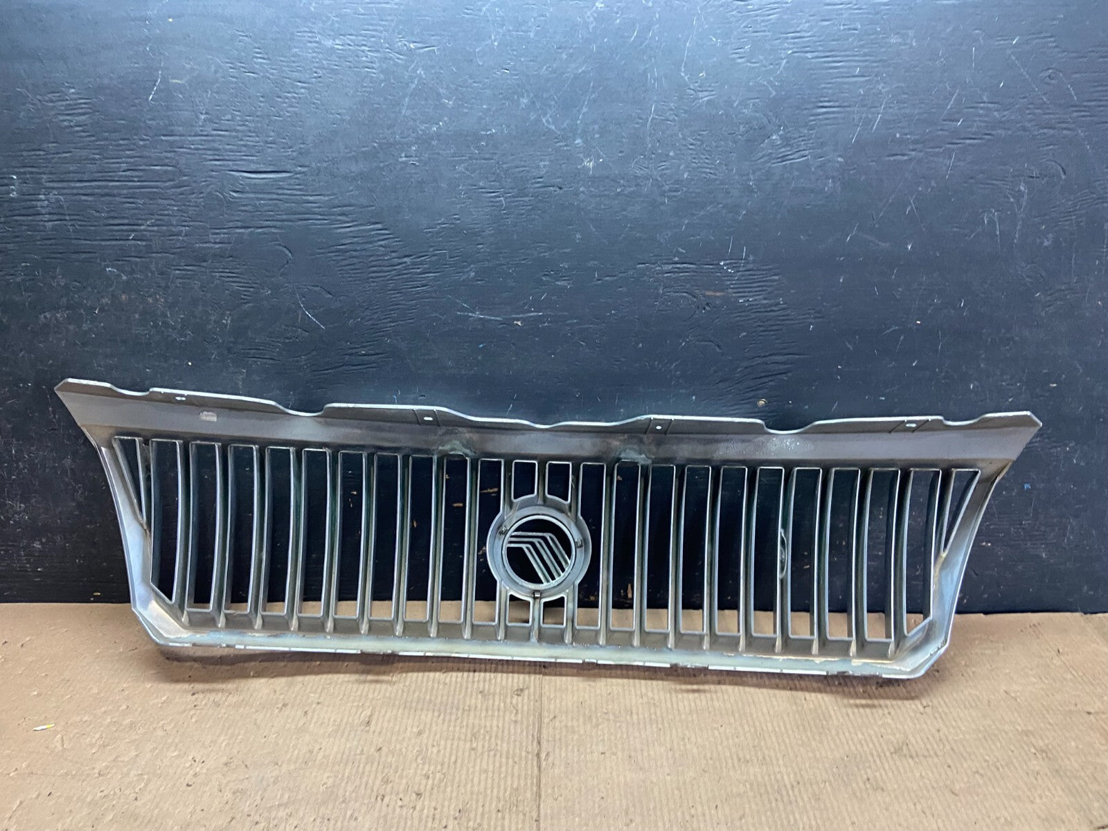 2002 to 2005 Mercury Mountaineer Front Upper Grill Grille Oem N9220 DG8