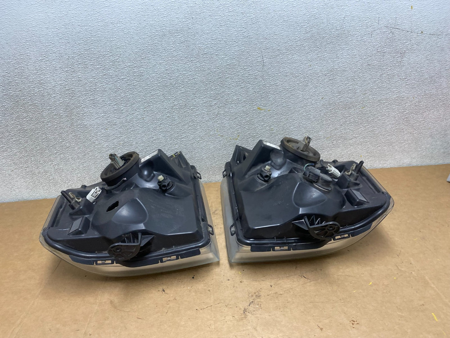 2008-2014 Ford Econoline E150 E250 E350 Left+Right Headlights X4927 DW14
