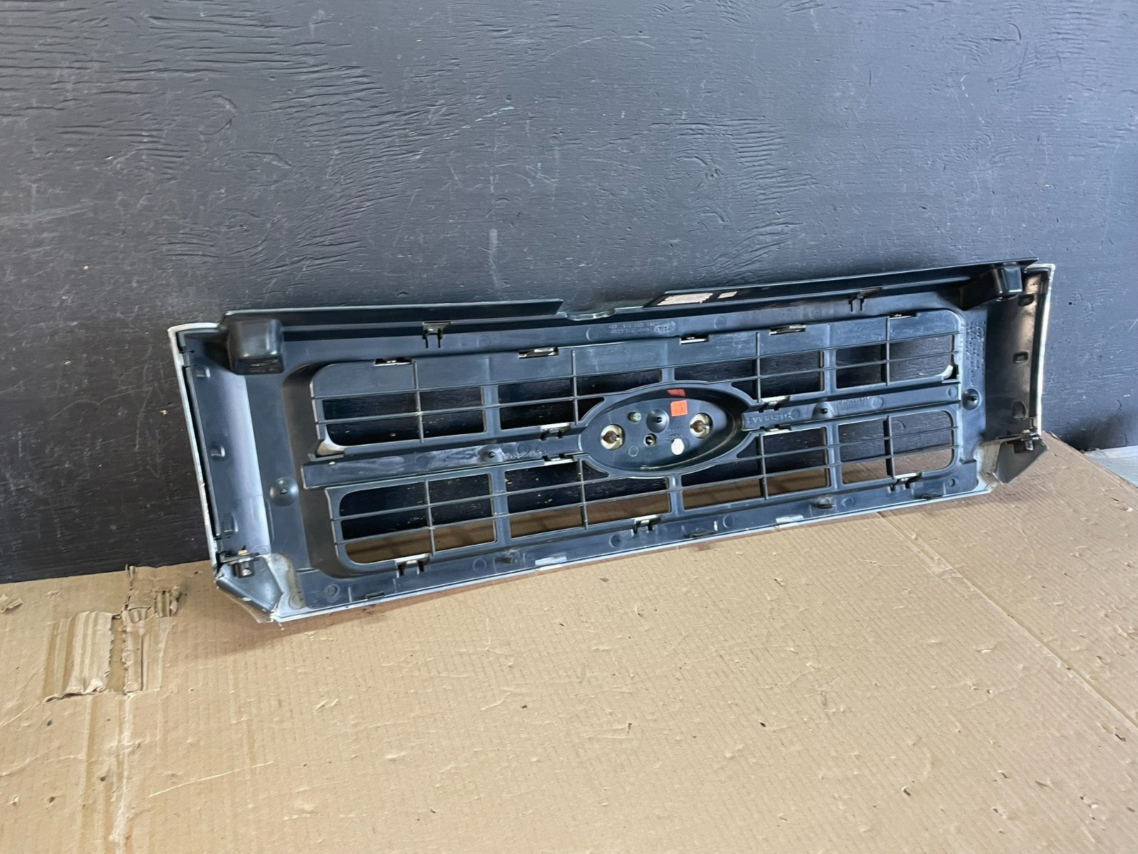 2008 to 2012 Ford Escape Front Upper Grill Grille AE3647 DG4