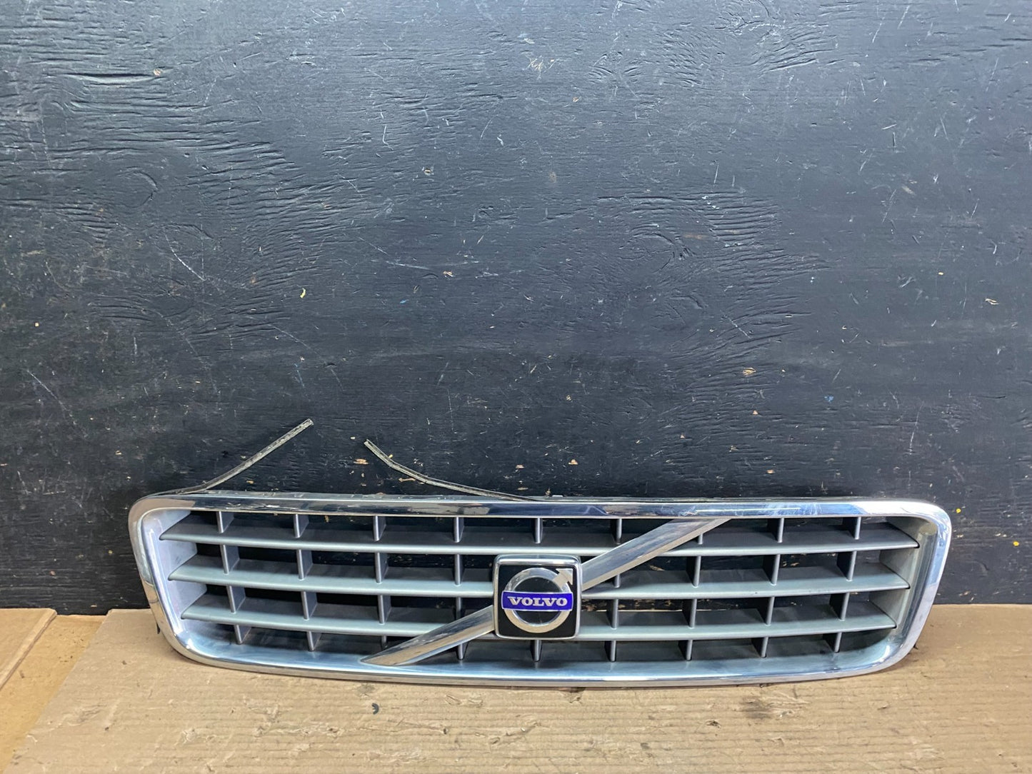 2003 to 2013 Volvo XC90 Front Upper Grill Grille Oem S5690 DG0