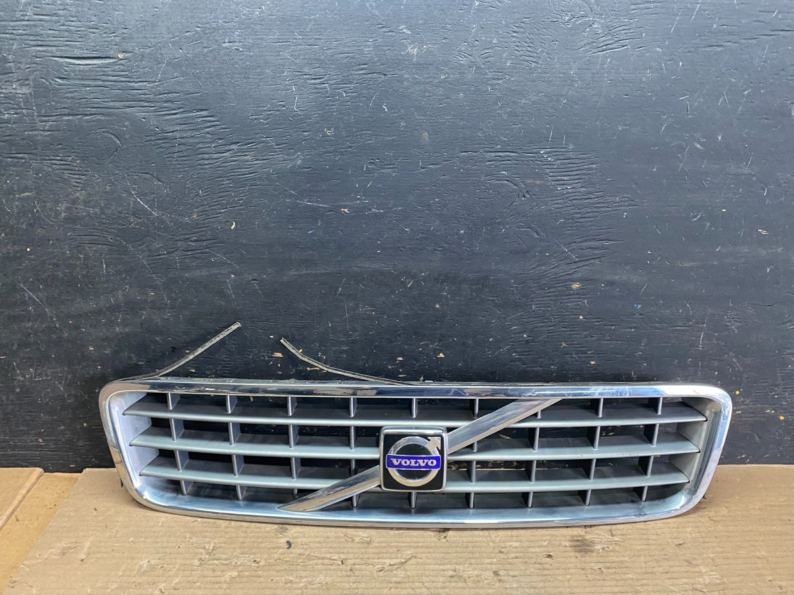 2003 to 2013 Volvo XC90 Front Upper Grill Grille Oem S5690 DG0