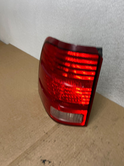2002 to 2005 Ford Explorer Left Driver Lh Side Tail light AF9740 DW1