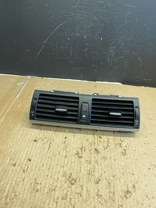 2007 to 2013 BMW X5 X6 Center Console Dash Air Vent OEM AB5856 DG0