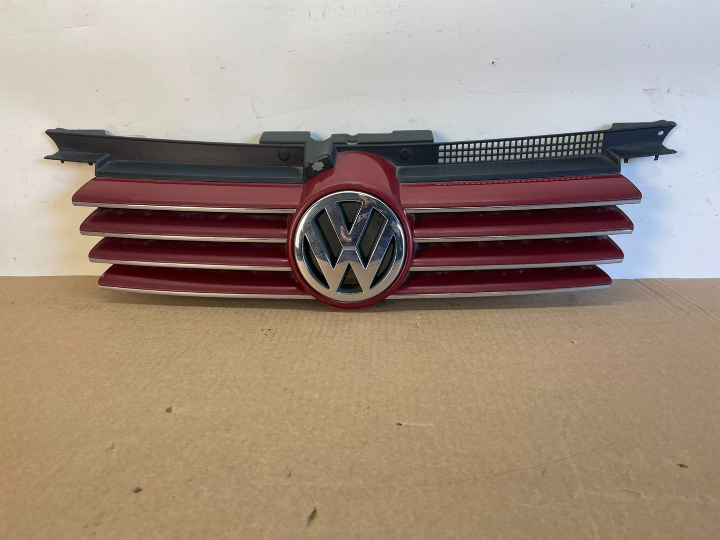 1999-2005 Volkswagen Jetta Front Upper Grille Grill Chrome AG2894 DG0
