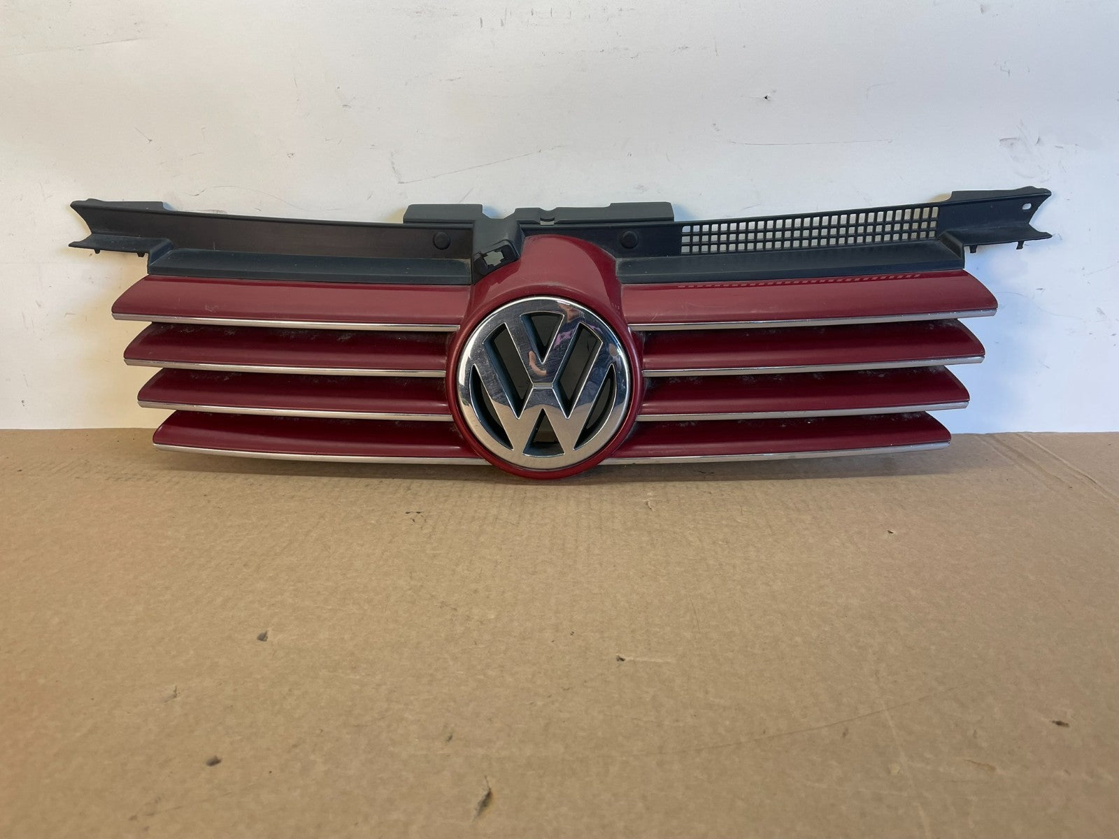 1999-2005 Volkswagen Jetta Front Upper Grille Grill Chrome AG2894 DG0