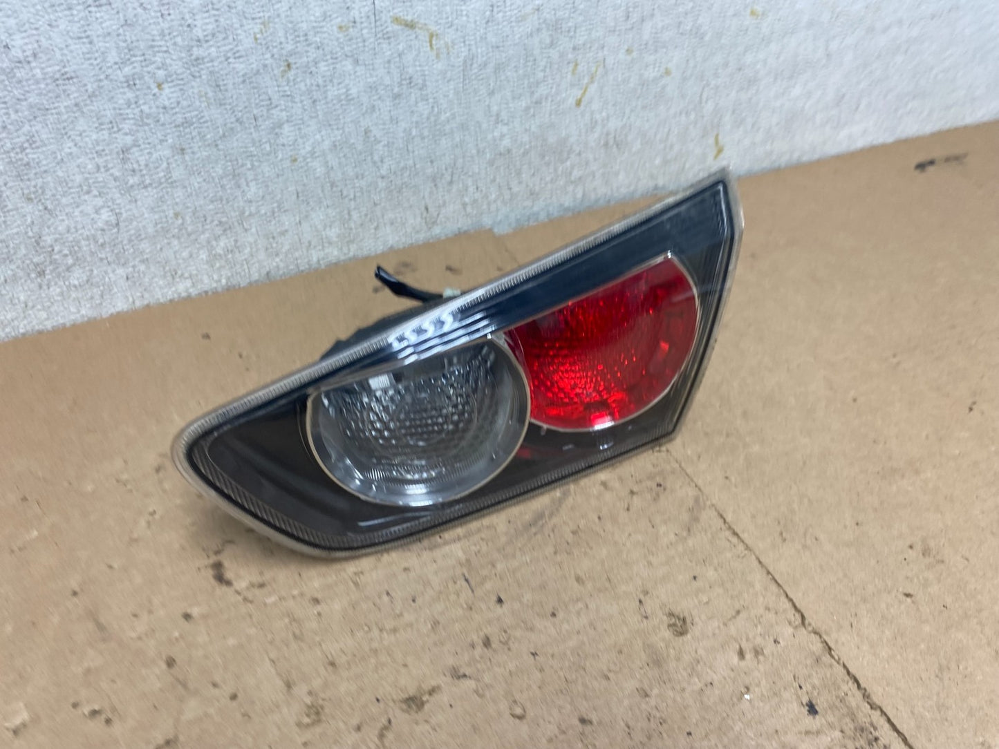 2008-2015 Mitsubishi Lancer Evo 10 X Right Passenger Inner Tail Light P5369 DW2