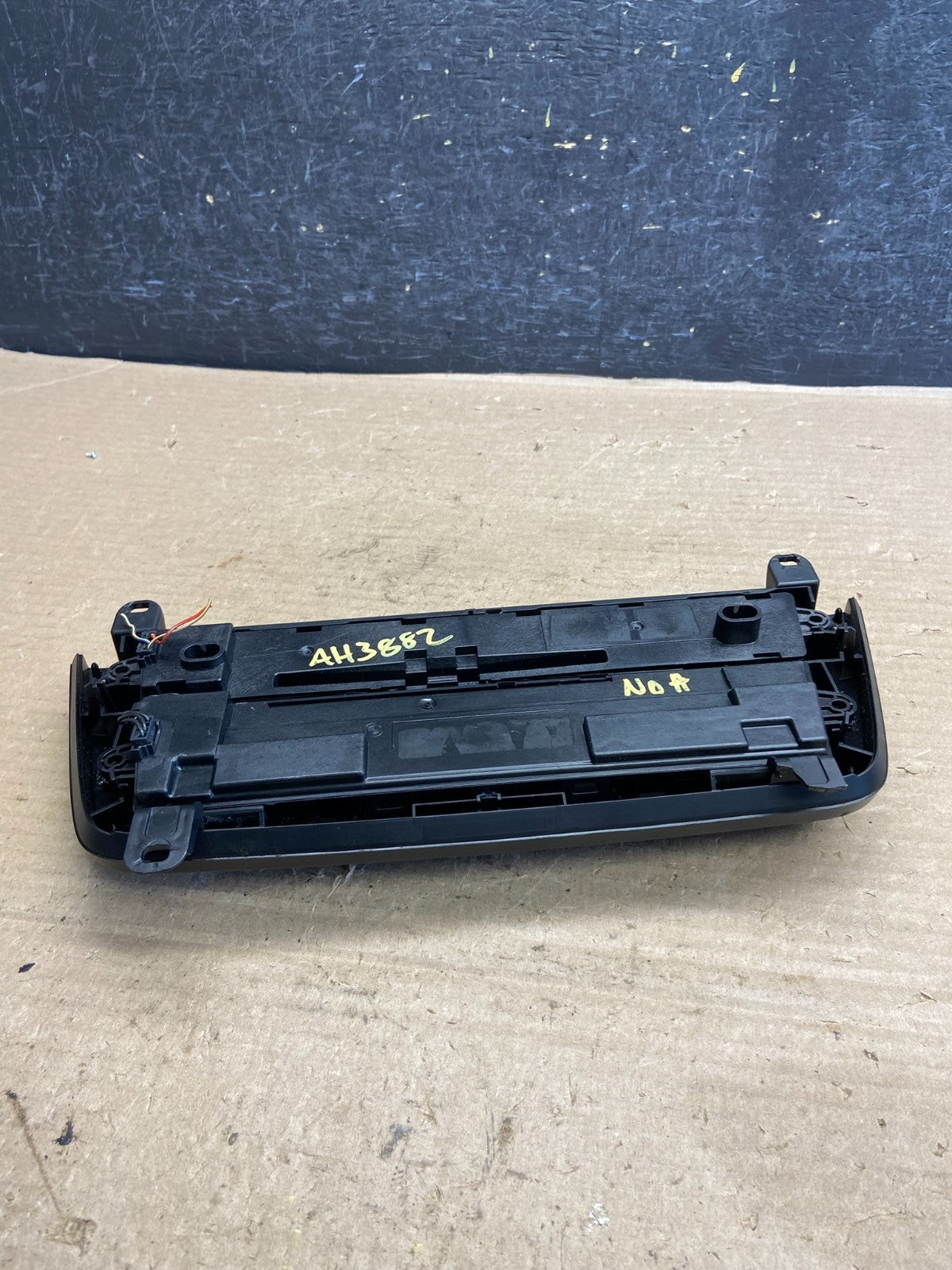 2012 - 2014 Bmw F30 320i 328i Radio Climate Control Panel AH3832 DG5