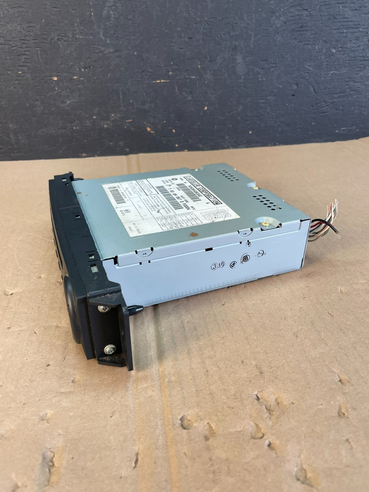 2008 to 2012 Chrysler Town Country DVD Player Receiver ad5942 DG2