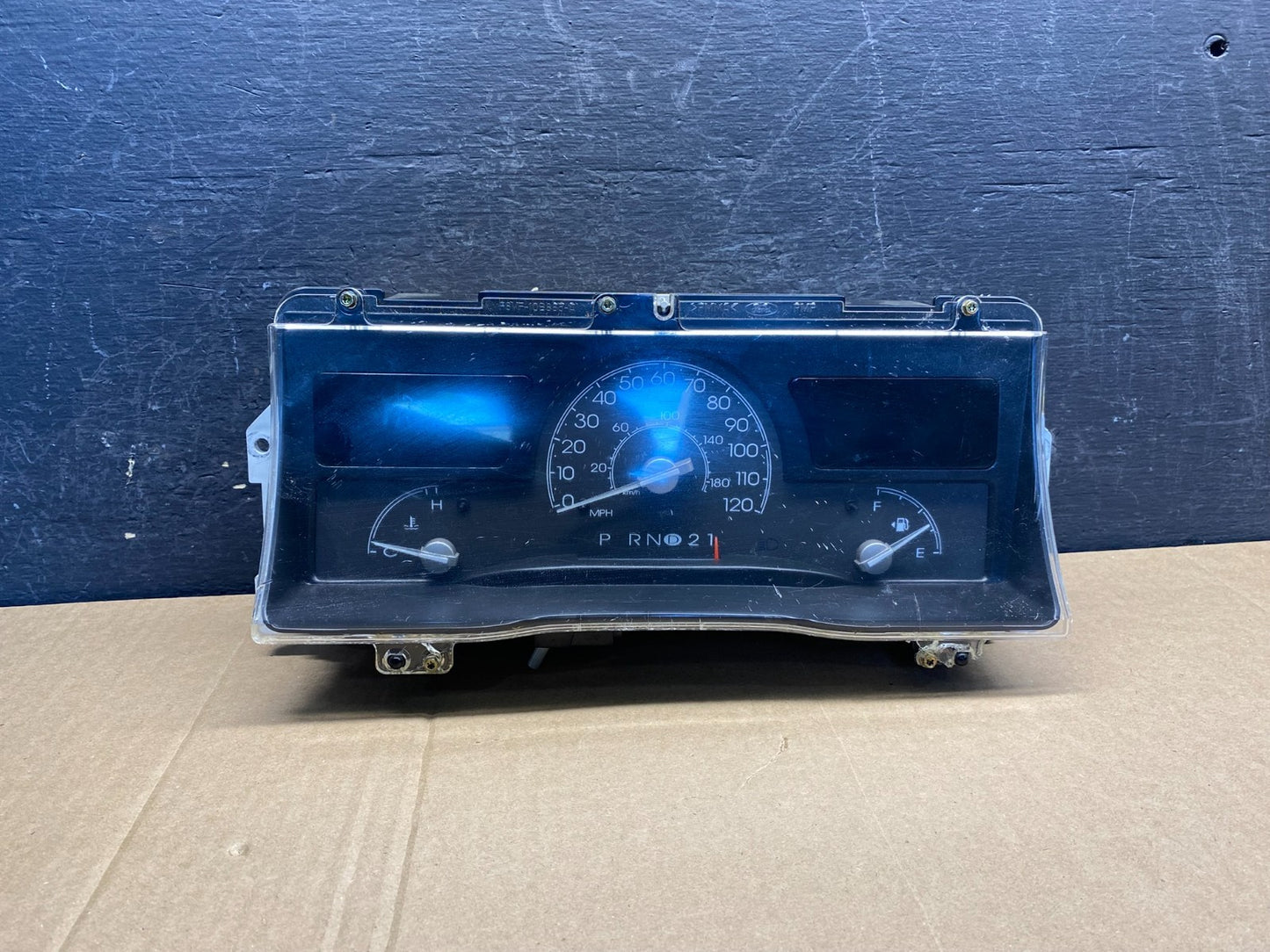 1998 to 2002 Lincoln Town Car Speedometer Gauge Cluster AG3735 DW0