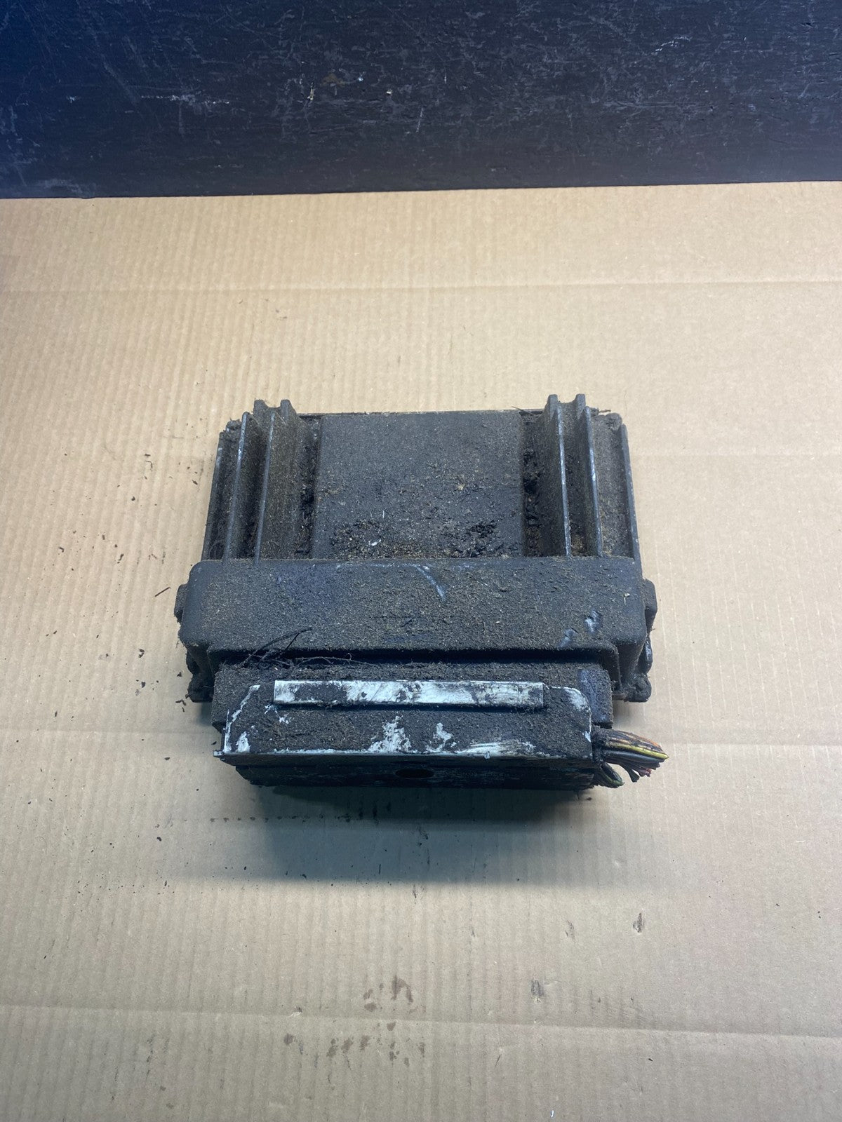2001-2002 Silverado Tahoe Engine Computer Module 12200411 ECM ECU AC9038 DG1