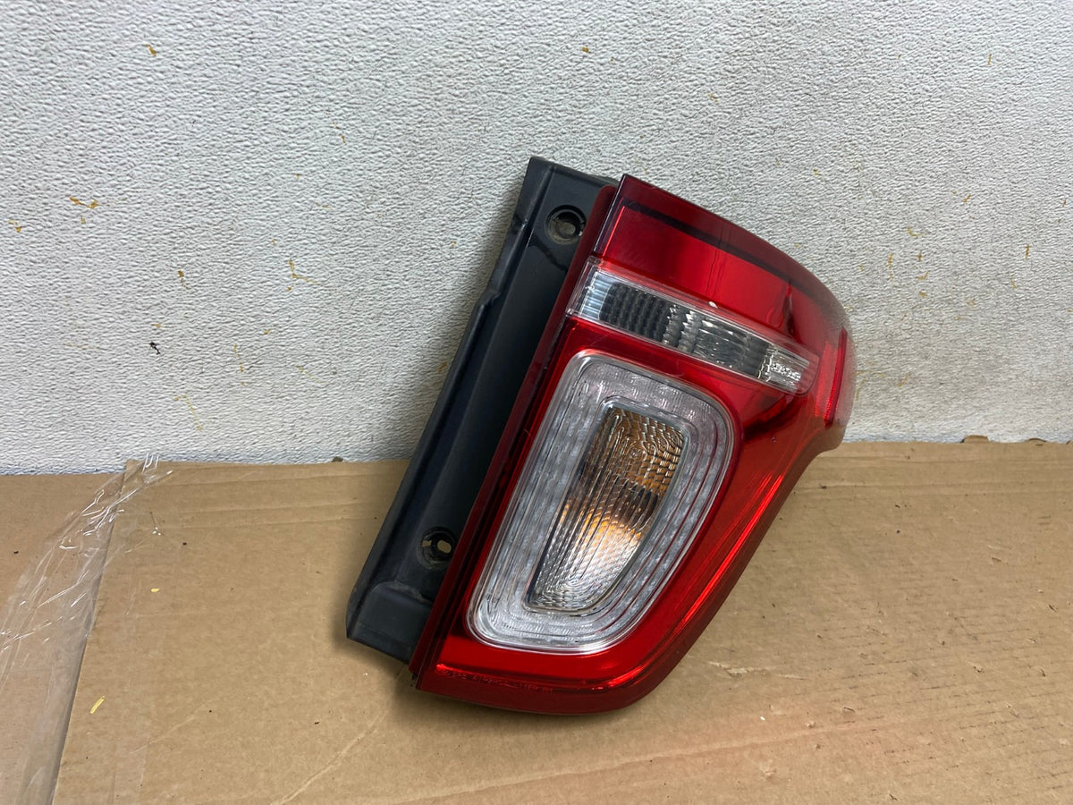 2011 2012 2013 2014 2015 Ford Explorer Right Passenger RH Tail light AH8361 LK1