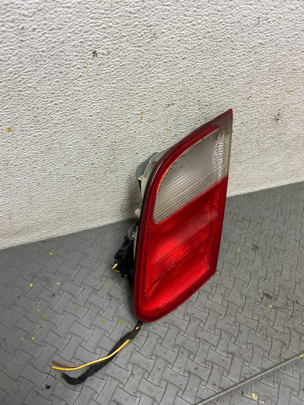 1998-2003 Mercedes Benz CLK Inner Right Passenger RH Tail Light Lamp C7297 PS2