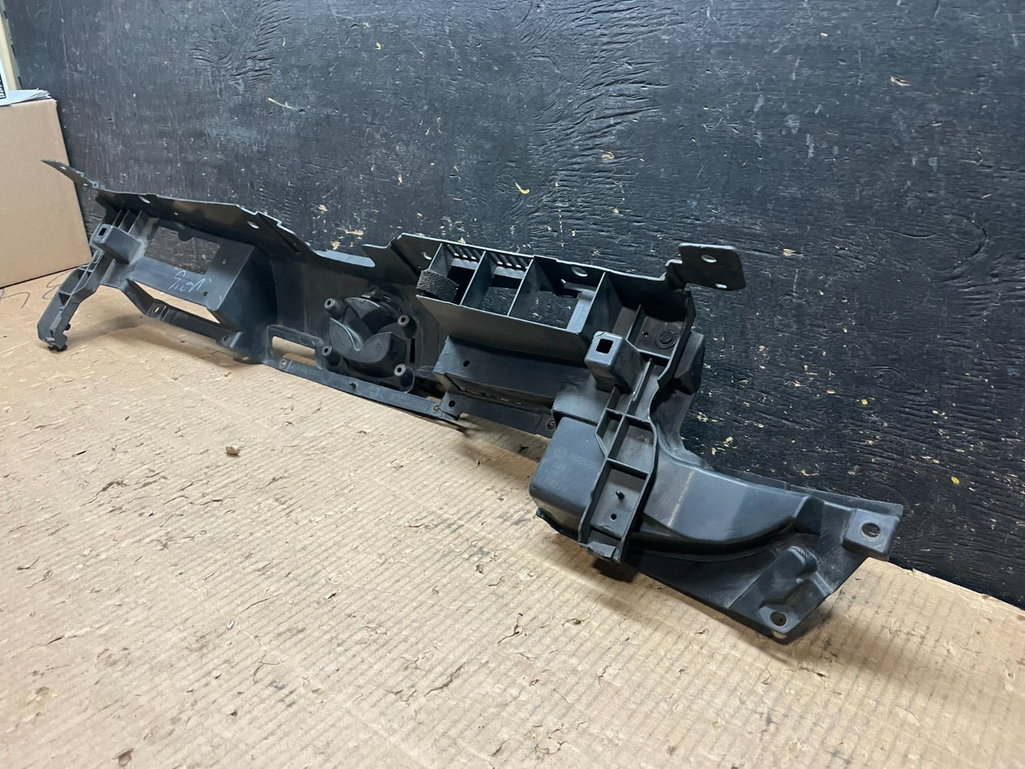 2012 to 2017 Mazda 5 Front Grill Grille Y65506