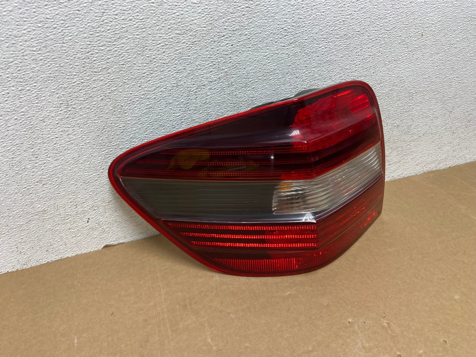 2009 to 2011 Mercedes ML350 ML-Class Left Driver Side LH Tail Light AF9909 LK2