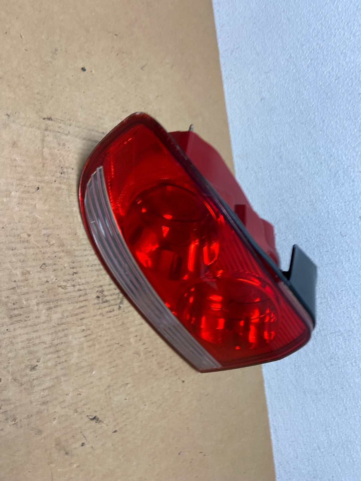 2002 to 2005 Hyundai Sonata Left Driver Lh Side Tail Light Oem AC2915 LK2