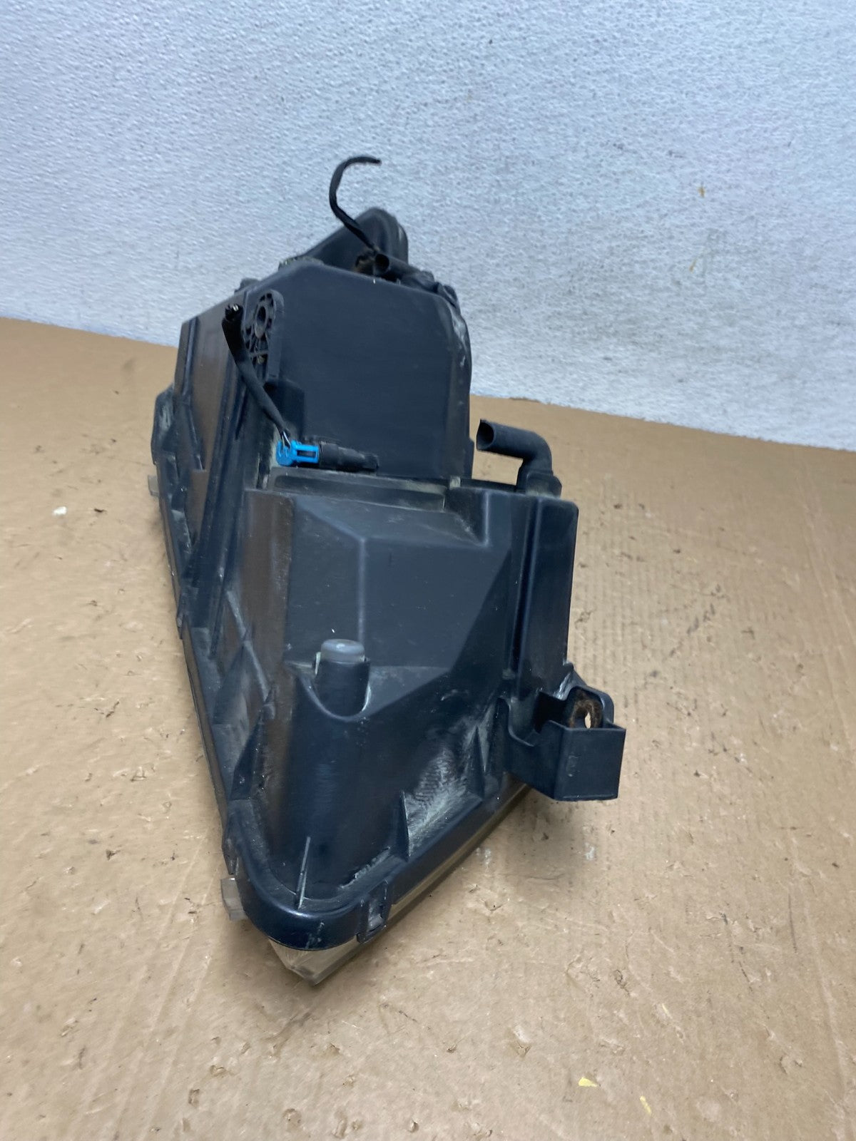 2009 to 2017 Dodge Journey Headlight Left Driver Lh Side Halogen AD8769 DW6