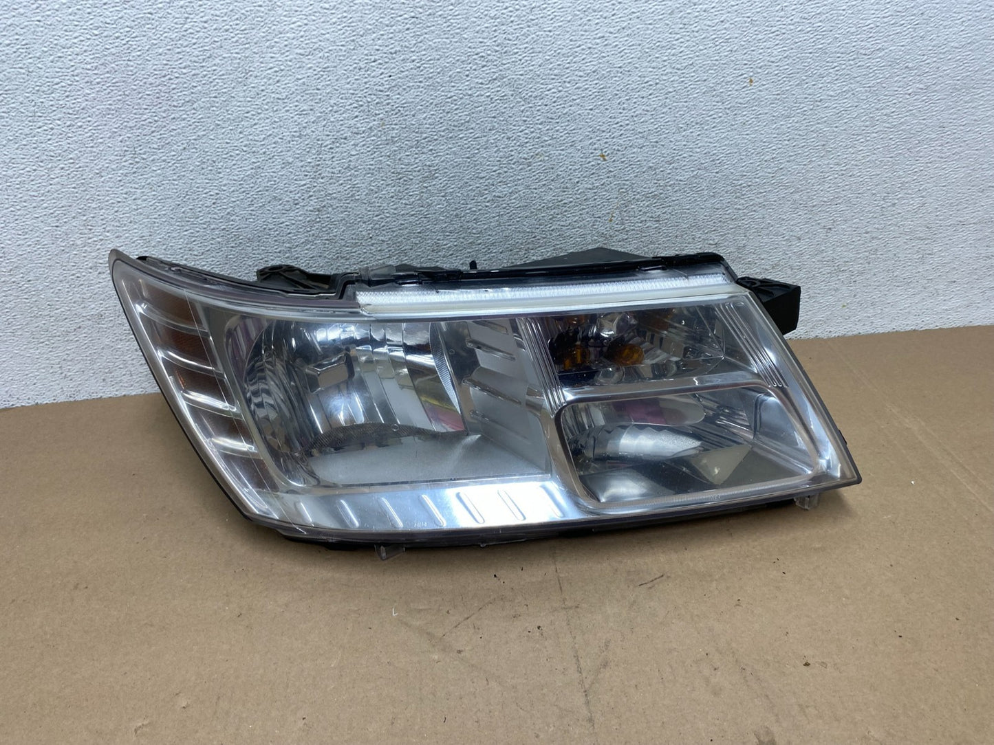 2009 to 2017 Dodge Journey Headlight Right Passenger Rh Halogen AG4531 DW0
