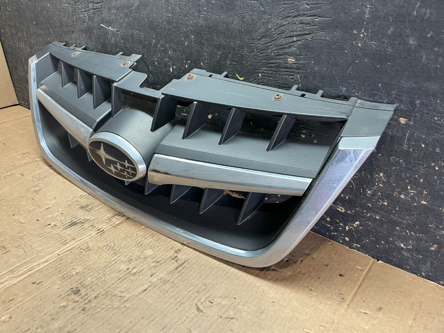 2008 to 2009 Subaru Legacy Front Upper Grille Grill OEM Z5919 DG2