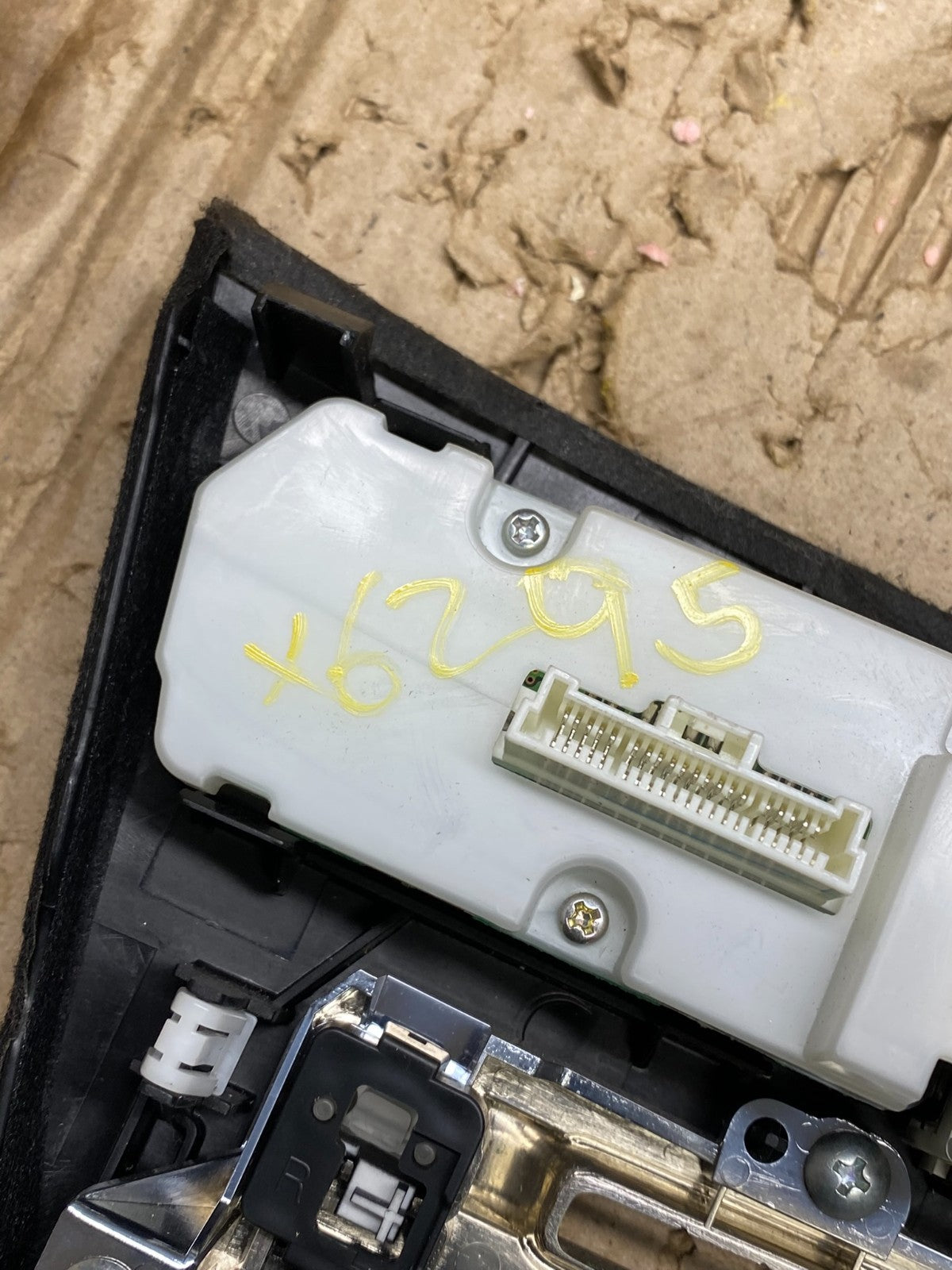 2008 2009 2010 Infiniti M35 Radio Clock Control Panel Plate X6295 DG6
