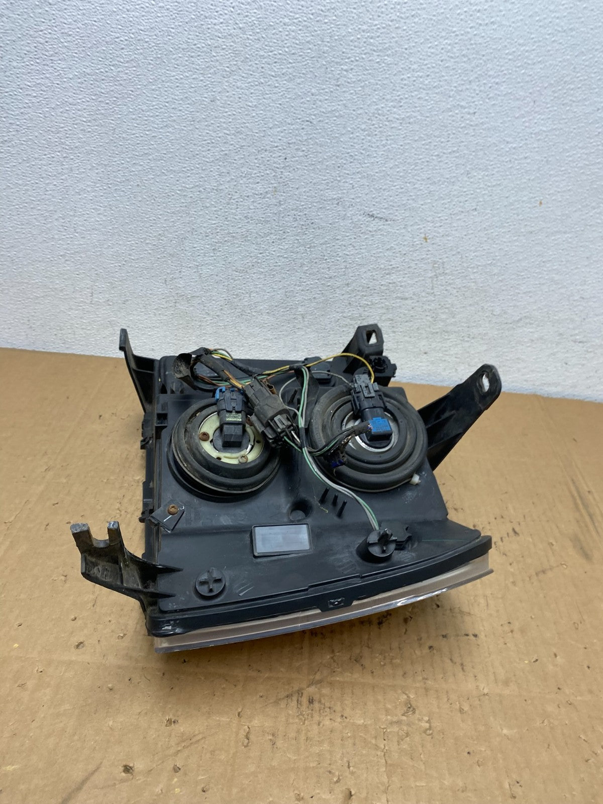 2007 - 2014 GMC Sierra Right Passenger RH Halogen Headlight AD1152 DW8