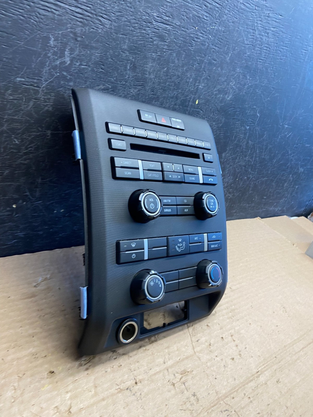 2012-2014 Ford F150 Heater Climate Control Radio Control Dash Bezel OE AF2242 DW2