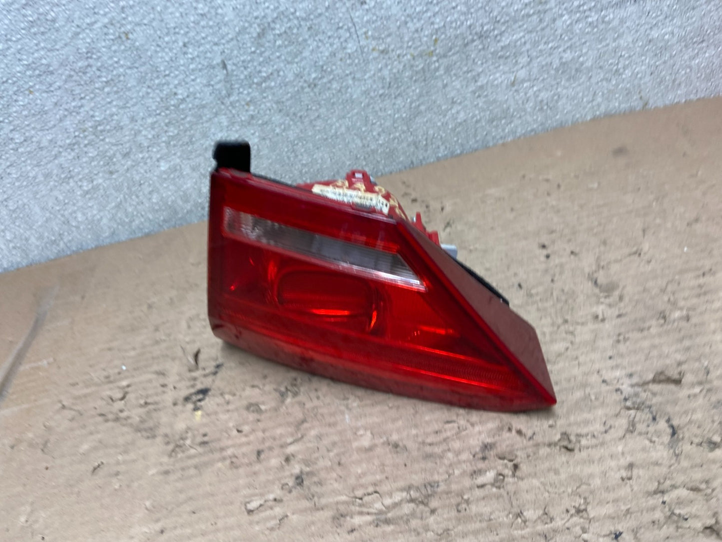 2012 to 2015 Volkswagen Passat Right Passenger Tail light inner Oem AA9798 LK1