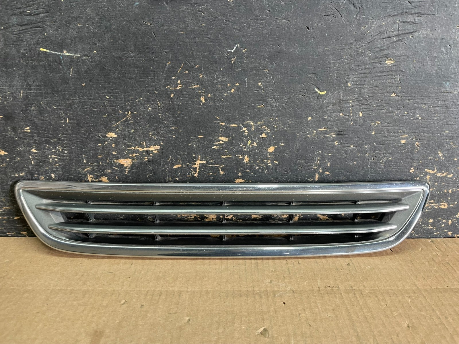 2000 to 2001 Lexus ES300 Front Grille Grill AB30920