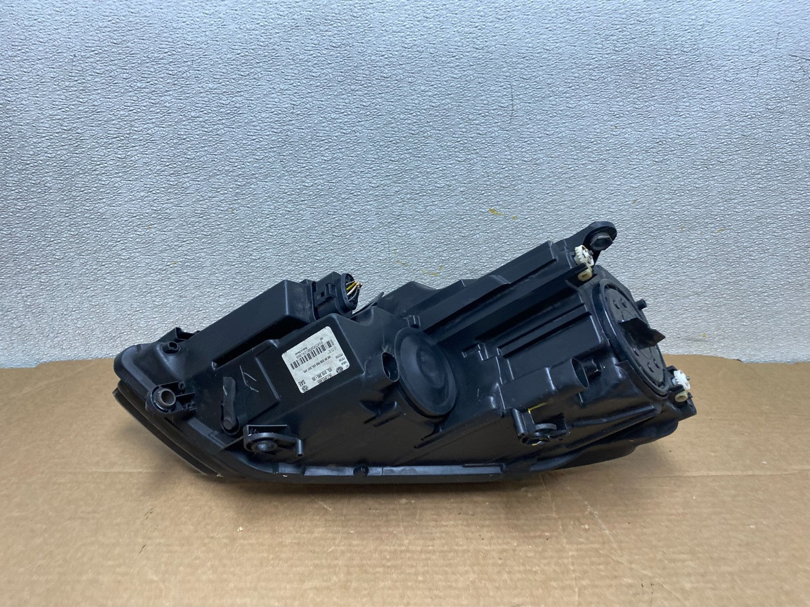 2011 to 2014 Volkswagen Jetta Left Driver LH Headlight Halogen Z1315 DW6