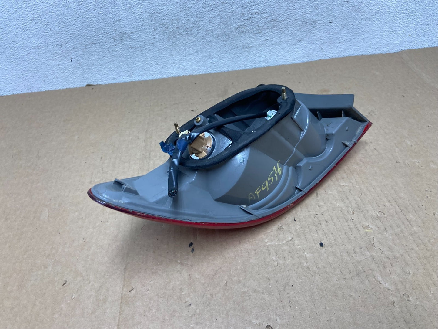 2003 - 2005 Mazda 6 Right Passenger Rh Side Tail Light AF9576 DW4