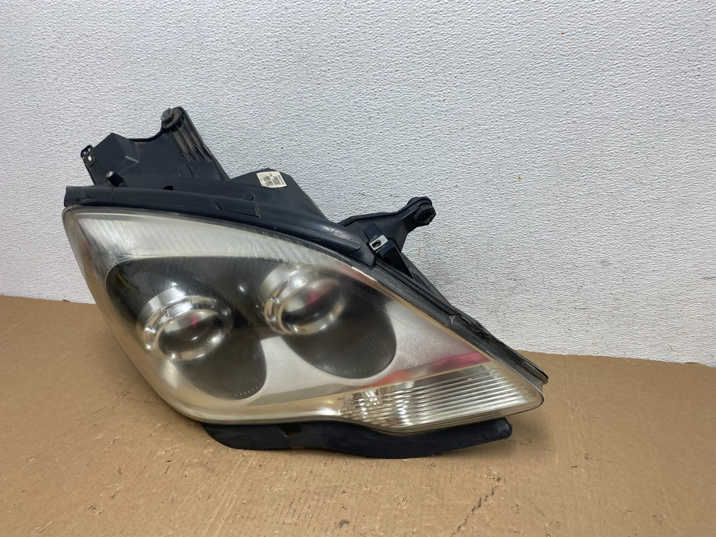 2007-2012 Gmc Acadia Halogen Headlight Right Passenger Side AD7999 DW1