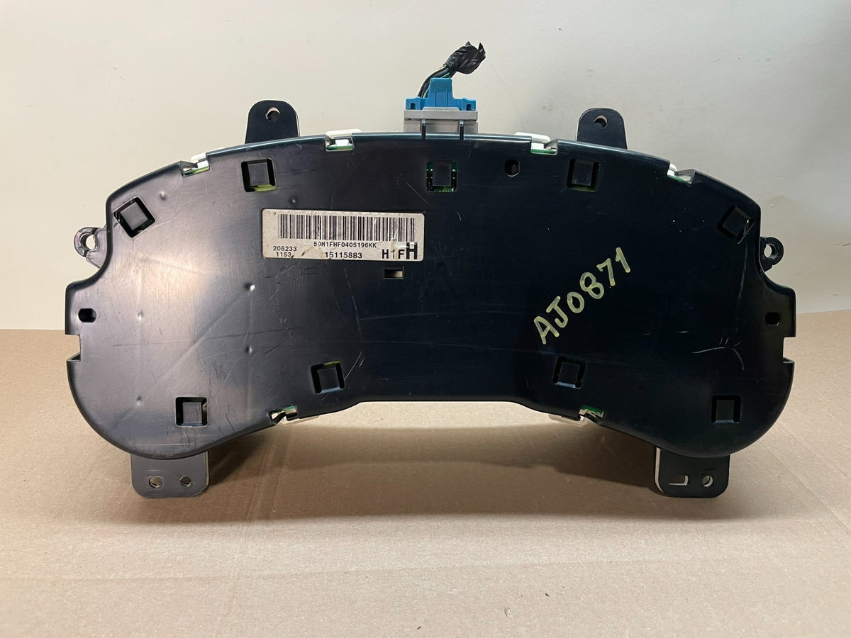 2002 - 2005 GMC Envoy Speedometer Cluster Gauge AJ0871 DW8